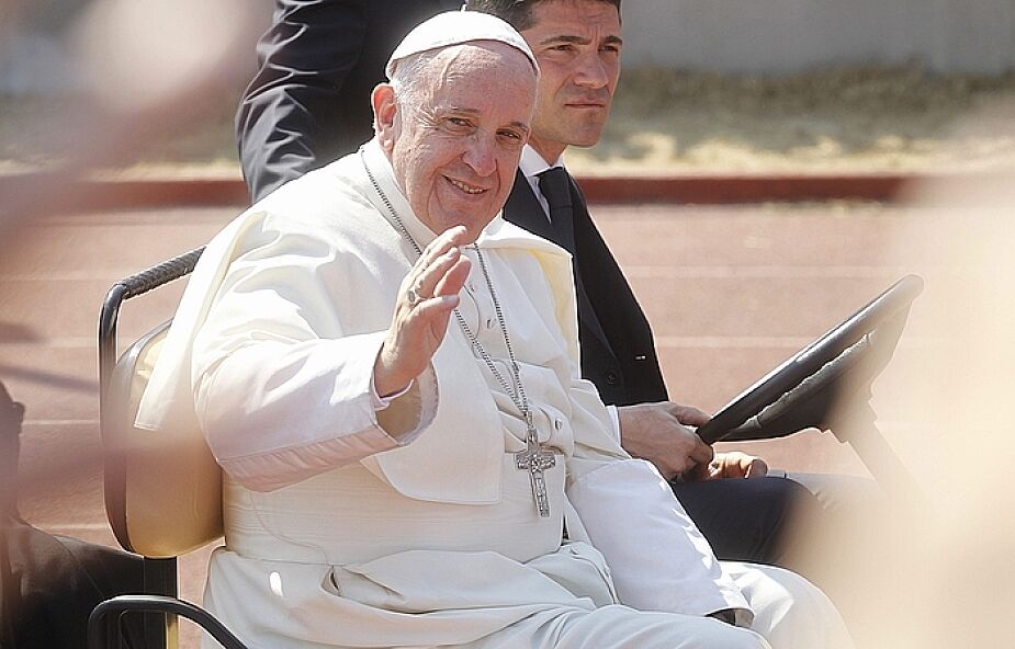 Nowe ośrodki dla imigrantów upamiętnią wizytę papieża