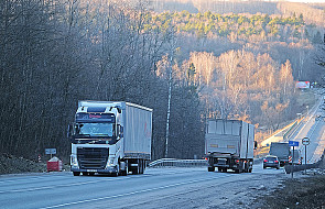Ukraina odblokowuje tranzyt ciężarówek z Rosji