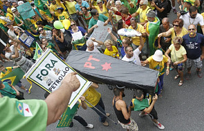 Tłumy domagają się odejścia prezydent Rousseff