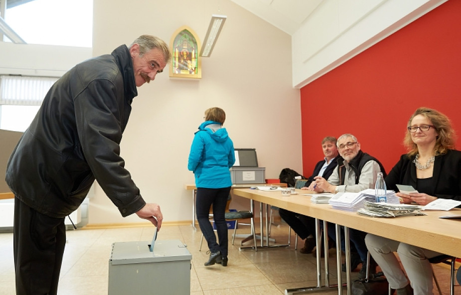 CDU traci głosy, sukces przeciwników imigracji