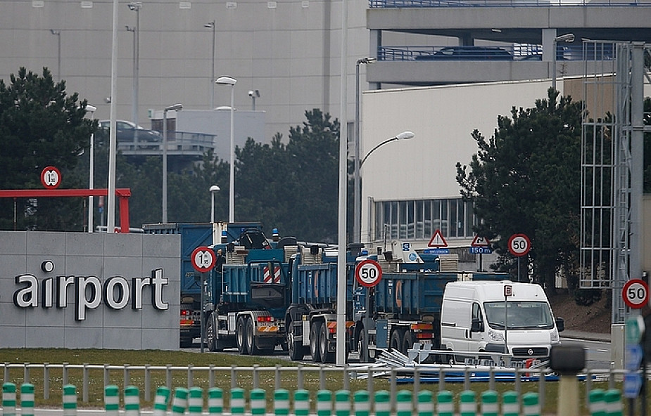 Unieszkodliwiono bombę na lotnisku w Brukseli