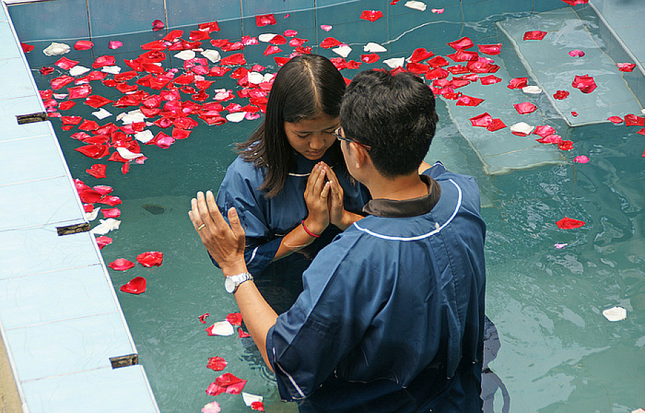 Chiny: 20 tysięcy ochrzczonych w Wigilię Paschalną