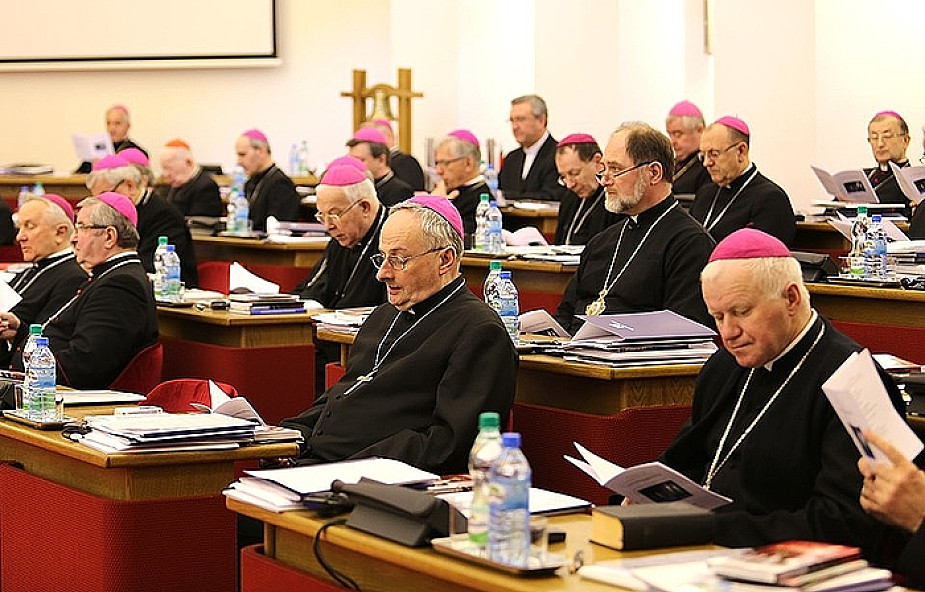 Biskupi o Chrzcie Polski, ŚDM i uchodźcach