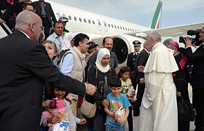 Kim są uchodźcy, których przyjął papież?