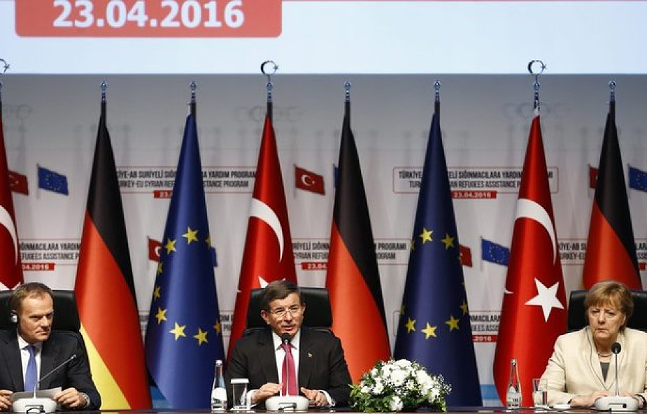 Tusk: UE przekaże Turcji 1 mld euro na pomoc dla uchodźców