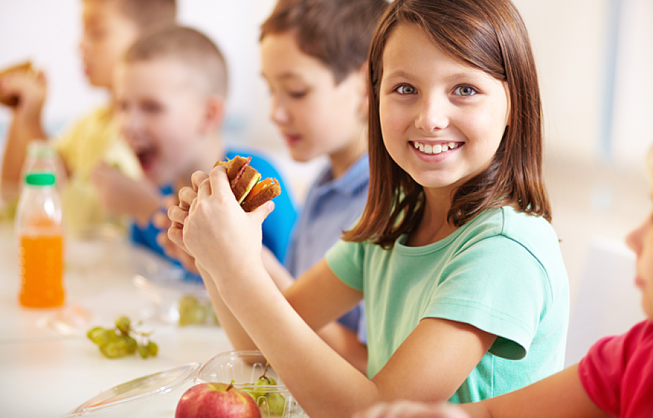 Ministerstwo zdrowia: projekt ws. jedzenia w szkołach gotowy