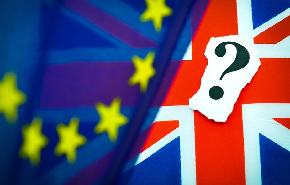Sondaż: więcej Brytyjczyków za Brexitem niż za UE