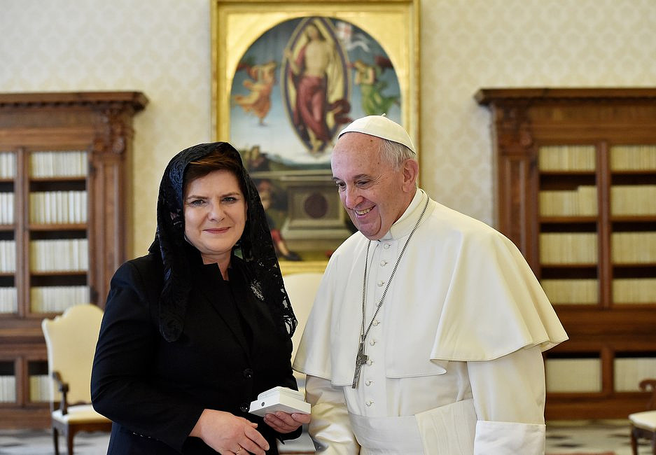 Franciszek przyjął na audiencji premier Beatę Szydło - zdjęcie w treści artykułu