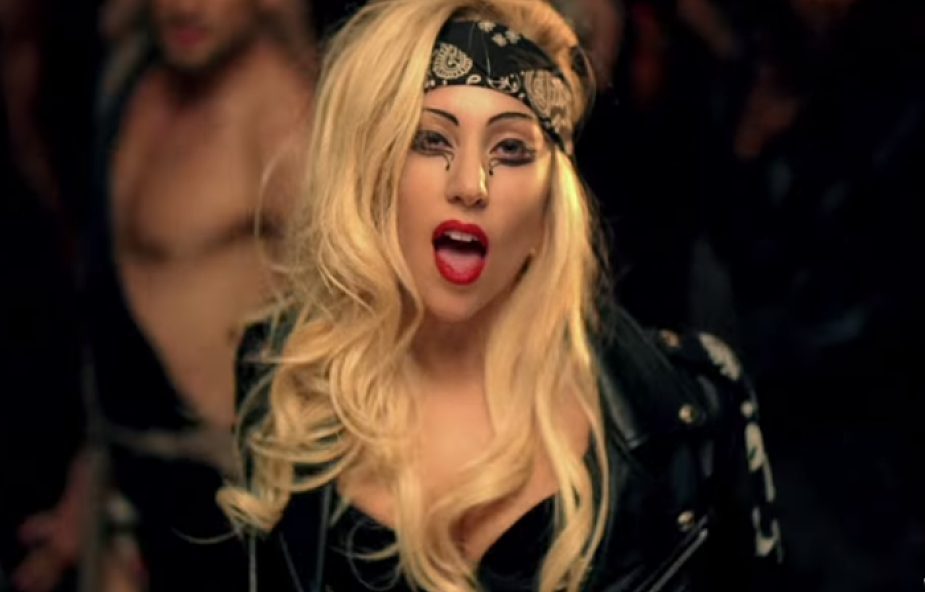 Komu przeszkadza wierząca Lady Gaga?