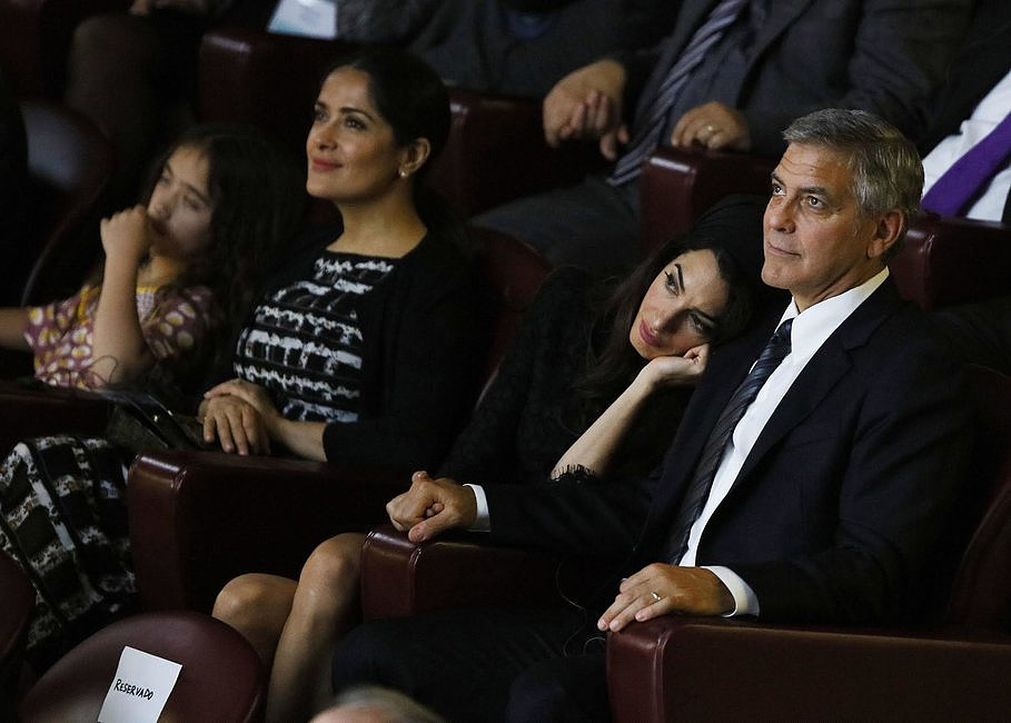 Hayek, Clooney i Gere nagrodzeni w obecności papieża [GALERIA] - zdjęcie w treści artykułu nr 1