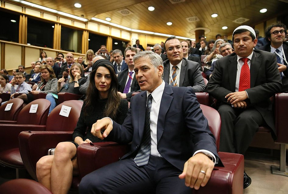 Hayek, Clooney i Gere nagrodzeni w obecności papieża [GALERIA] - zdjęcie w treści artykułu