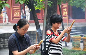 Chiny: władze przypominają o zakazie religii w szkole