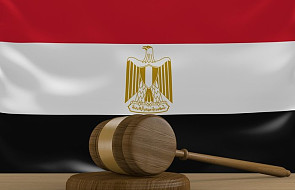 Egipt: nastolatek zatrzymany za drwiny z władz w internecie