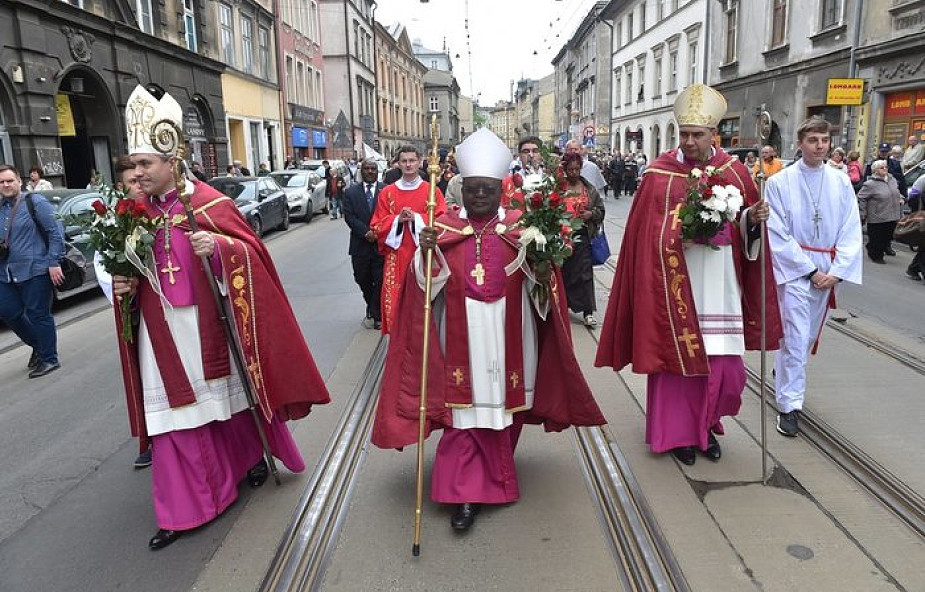Kraków: tysiące wiernych na procesji ku czci św. Stanisława