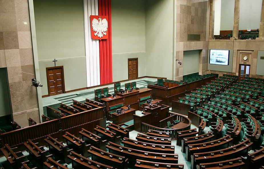 Sejm przeciw odrzuceniu projektów ustaw PiS i PSL o TK