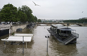 W Paryżu stan wody w Sekwanie osiągnął 6 metrów