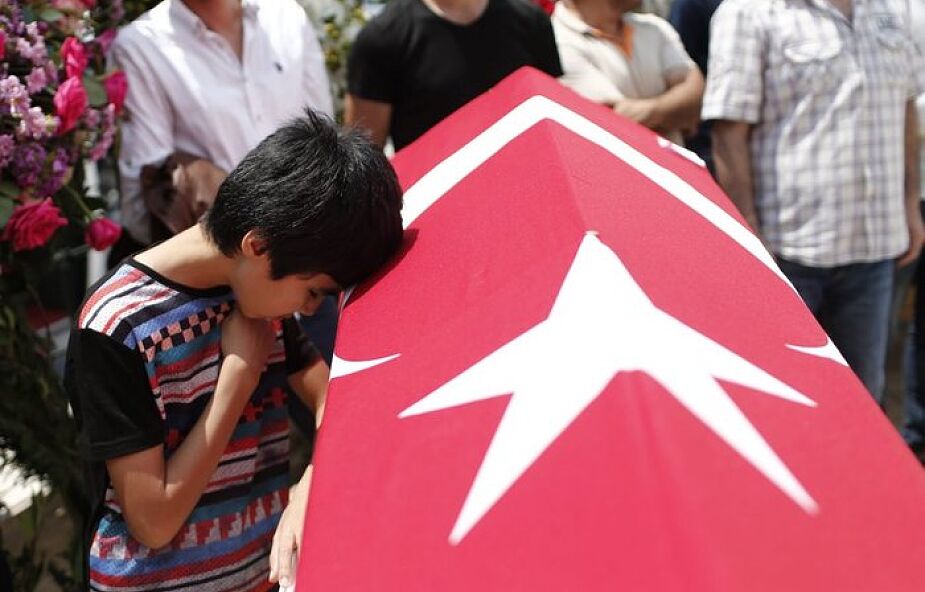 Turcja: biskupi solidaryzują się z rodzinami ofiar zamachu