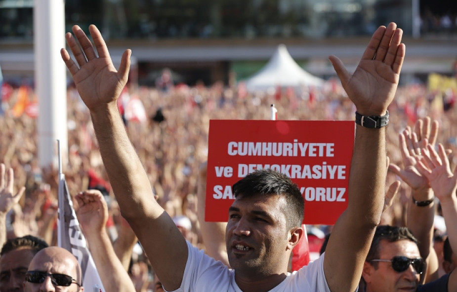 Setki tysięcy ludzi demonstrowały w Stambule