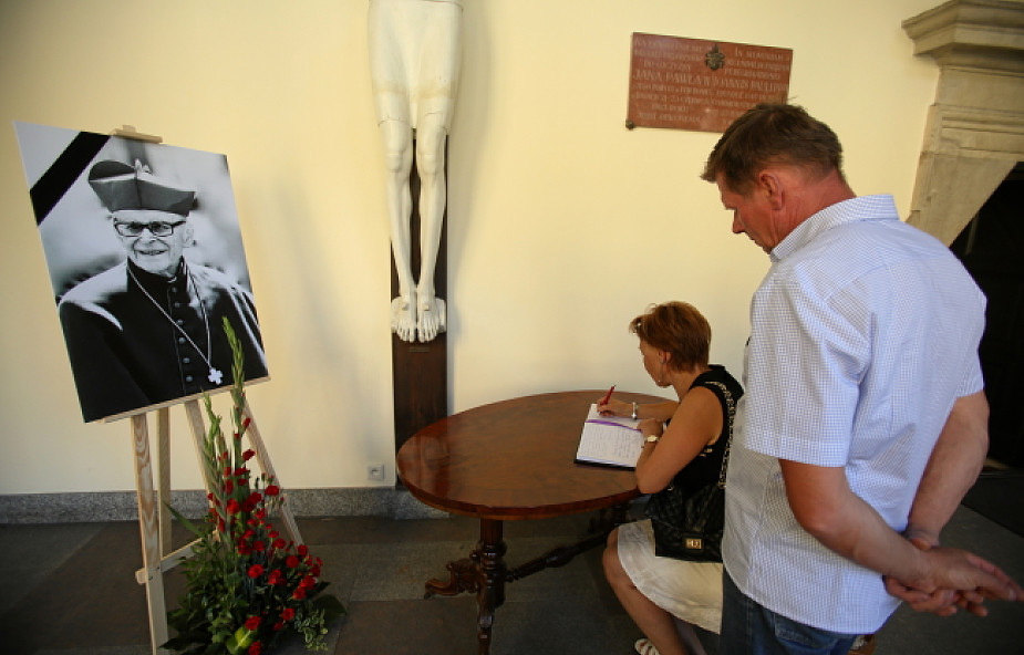 Kraków: wyłożona została księga kondolencyjna