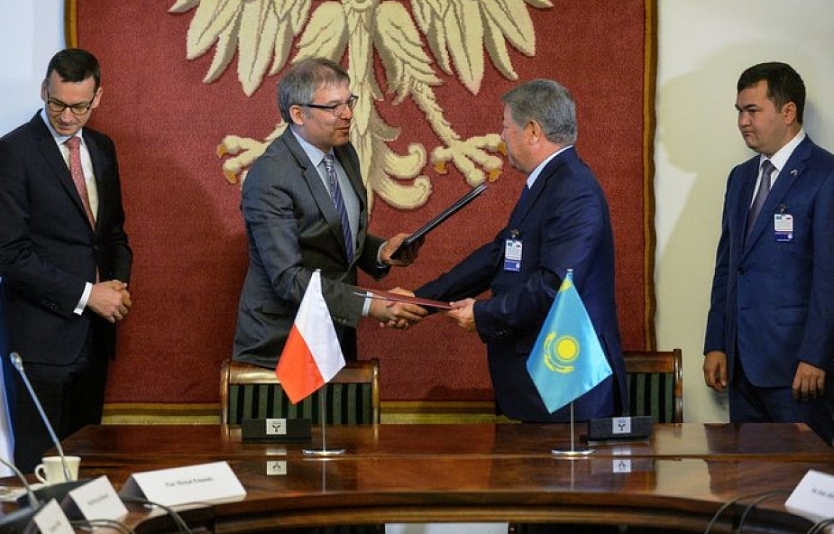 Polski i kazachski bank podpisały umowę na 300 mln dolarów