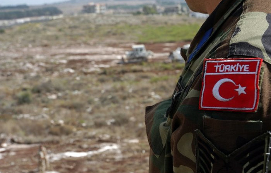 Turcja ostrzelała w Syrii pozycje Kurdów i dżihadystów