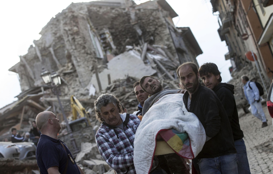 Biskupi: milion euro na pomoc dla ofiar trzęsienia ziemi