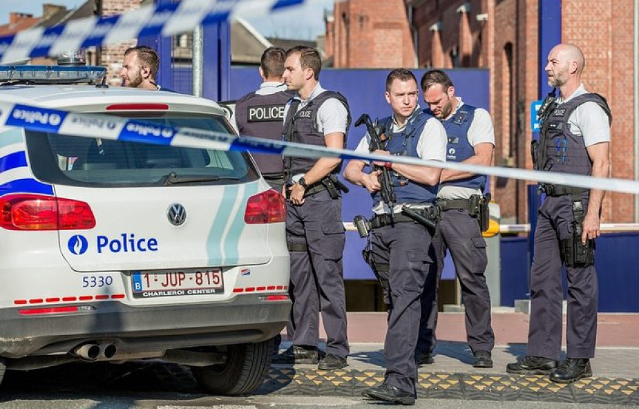 Belgia/Napastnik z maczetą ranił policjantki, zginął od kul