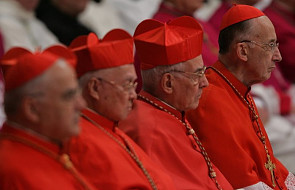 Papież uczestniczy w obradach Rady Kardynałów