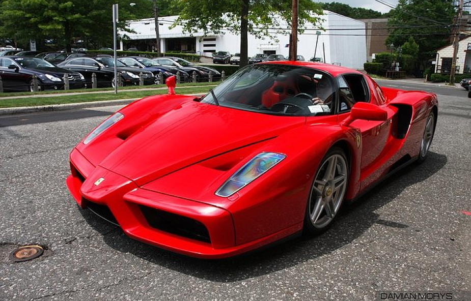 Ferrari Jana Pawła II sprzedane za 6 mln dolarów