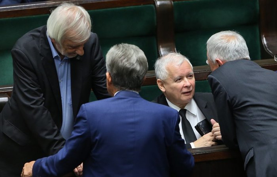 Kaczyński: najwyższy czas kończyć "bankietowanie"