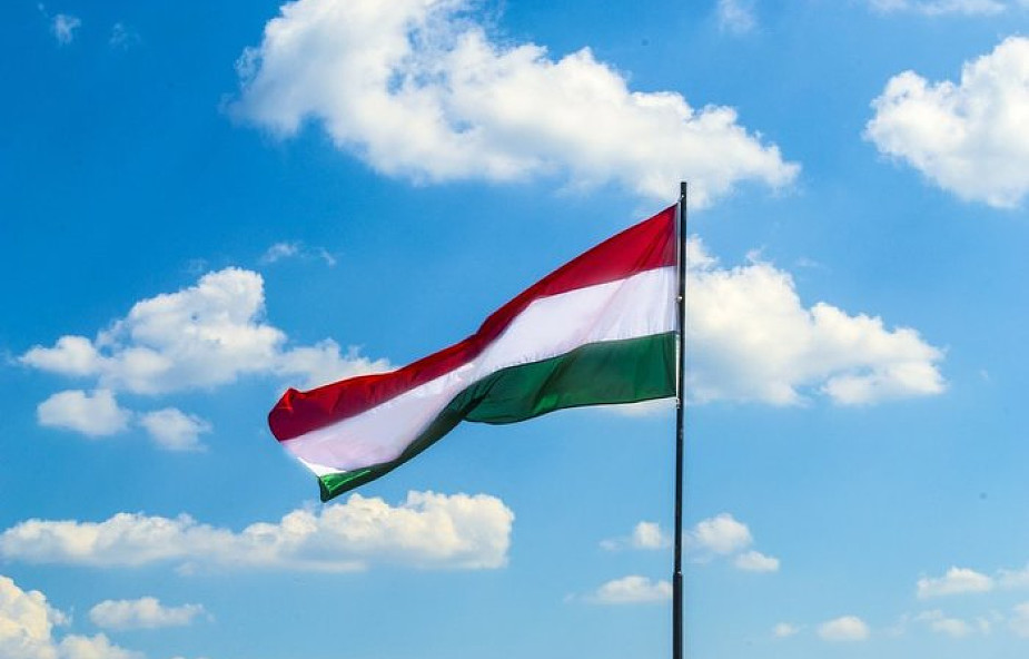 Węgry: w niedzielę referendum w sprawie kwot osiedlania imigrantów