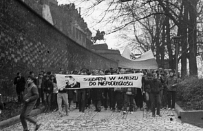 Pomoc dla opozycjonistów i represjonowanych w PRL - jak ją otrzymać?