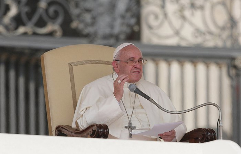Papież: być świadkami nie oznacza być świętymi