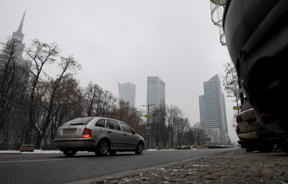 Smogowy szlaban dla samochodów w miastach