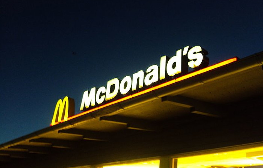 McDonald's otwarty w kamienicy należącej do Watykanu