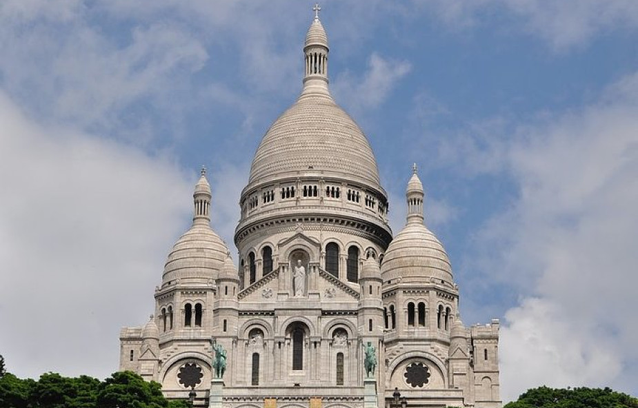 Francja: bazylika Sacre-Coeur w Paryżu upamiętniła prześladowanych chrześcijan