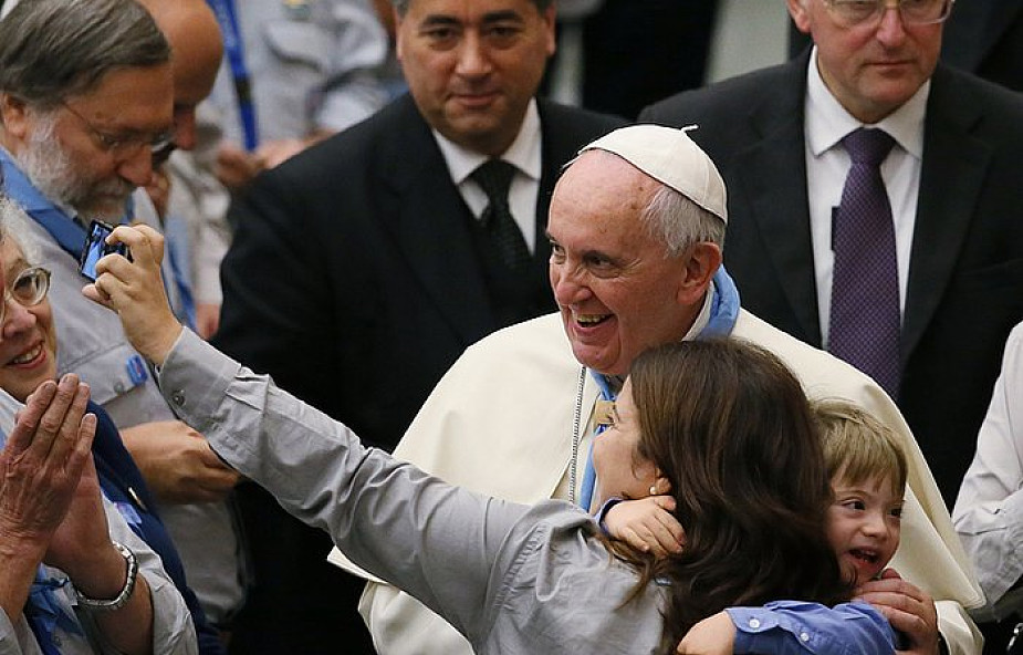 Papież Franciszek popiera projekt Caritas Polska "Rodzina Rodzinie"