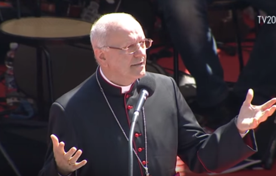 Sekretarz Episkopatu Włoch: "tak jest tylko w chorej głowie tego czy innego polityka"