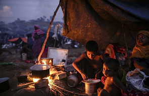 Bangladesz: wizyta kard. D'Rozario w obozach dla uchodźców