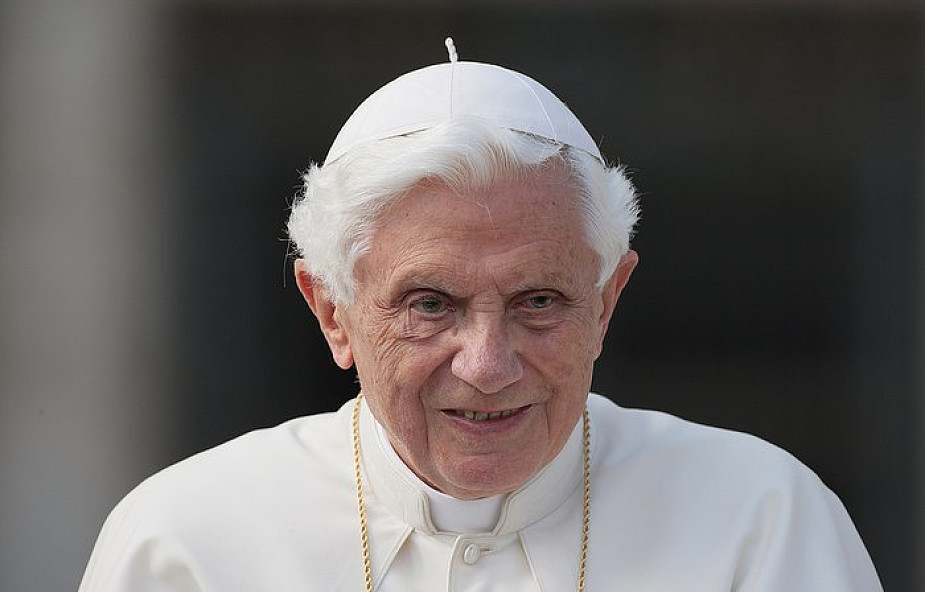 Media: Benedykt XVI jest w złym stanie. Sekretarz papieża emeryta odniósł się do tych doniesień