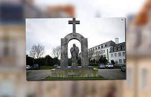 Francja: władze zdecydowały o usunięciu krzyża z pomnika Jana Pawła II