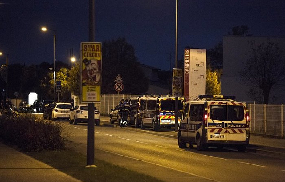 Francja: kierowca rozmyślnie wjechał w grupę ludzi, jest troje rannych