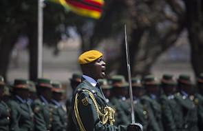 Zimbabwe: wojsko opanowało radio i TV, pogłoski o zamachu stanu