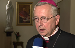 Przewodniczący Episkopatu: wymaganie usunięcia krzyża narusza podstawowe zasady demokracji