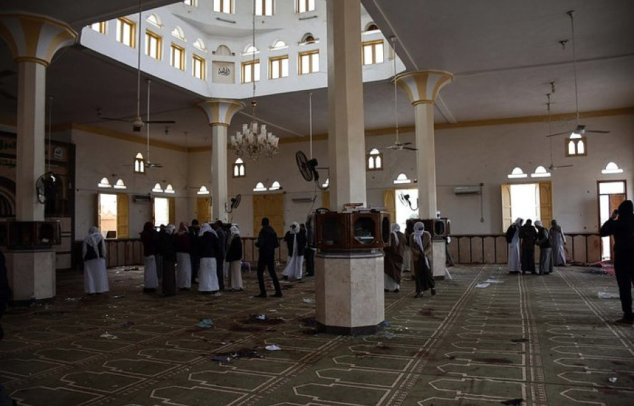 Egipska prokuratura: w zamachu na meczet na Synaju zginęło 305 osób
