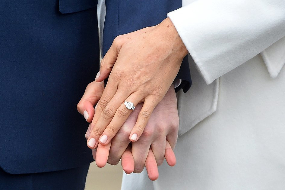 Książę Harry zaręczył się z amerykańską aktorką Meghan Markle - zdjęcie w treści artykułu nr 1