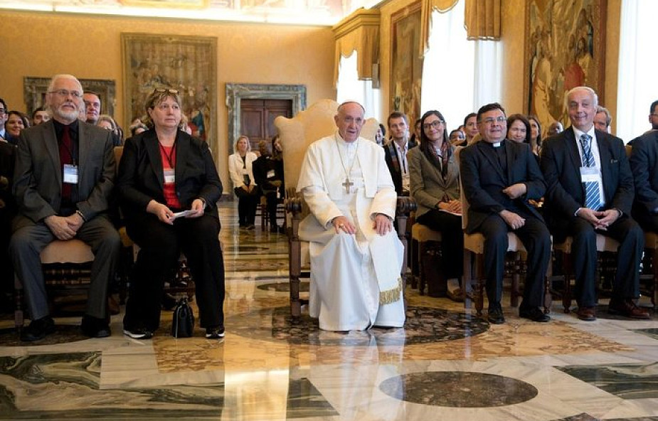 Papież apeluje o studia nad przyczynami migracji oraz ksenofobią