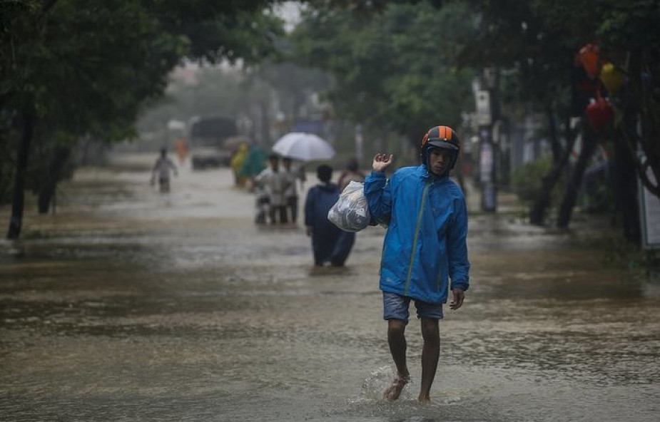 Wietnam: co najmniej milion dzieci ucierpiało z powodu tajfunu Damrey
