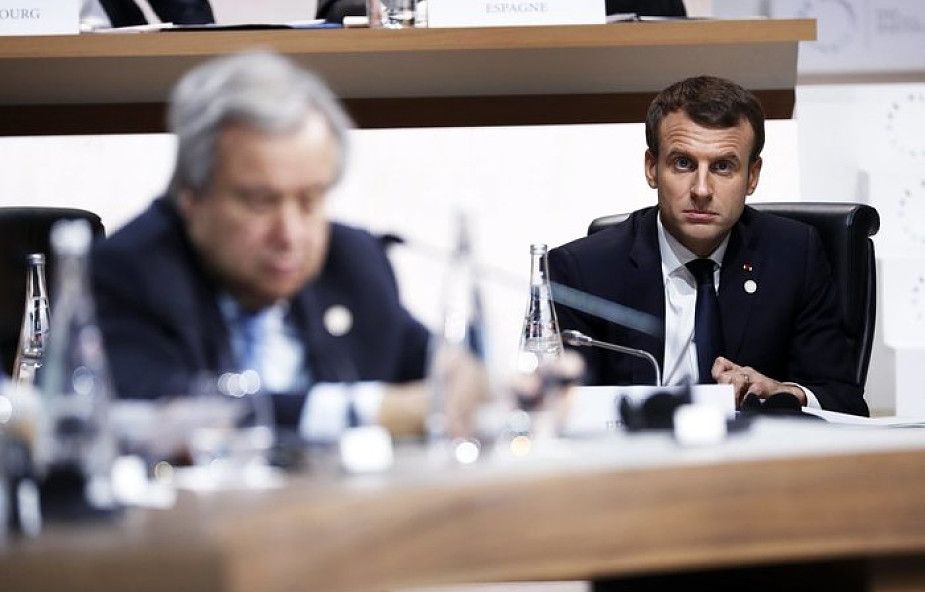 Macron na szczycie klimatycznym w Paryżu: przegrywamy walkę