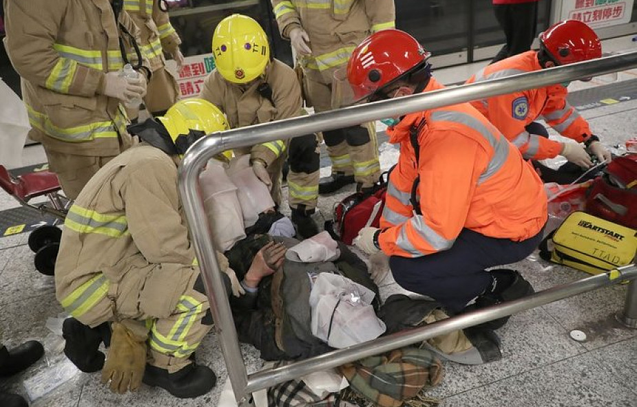 Hongkong: 18 rannych w wyniku pożaru w metrze